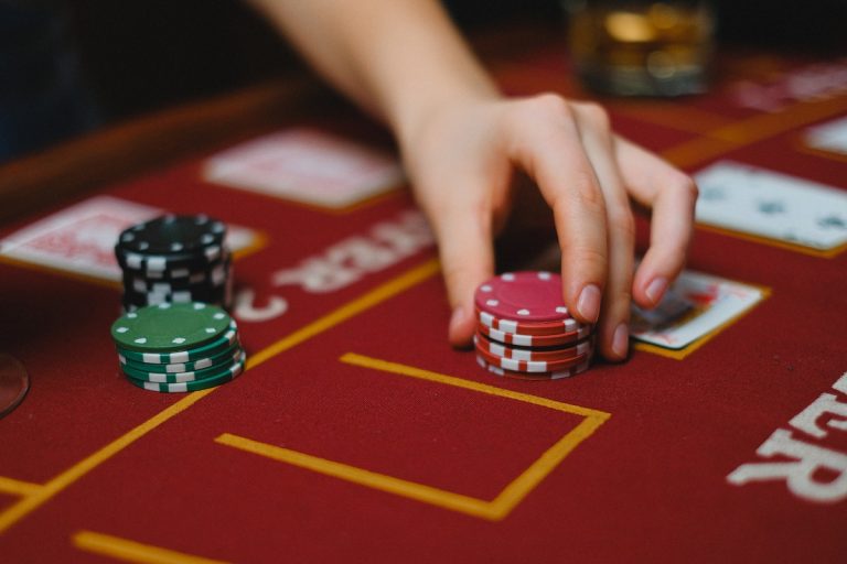 Showcasing The Evolution Of Digital Wagering Through Online Baccarat